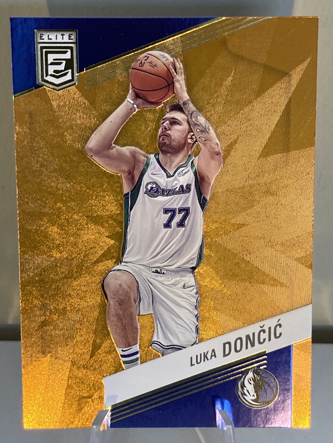 2022-2023 Donruss Elite LUKA DONCIC Orange Parallel #167! Dallas Mavericks!