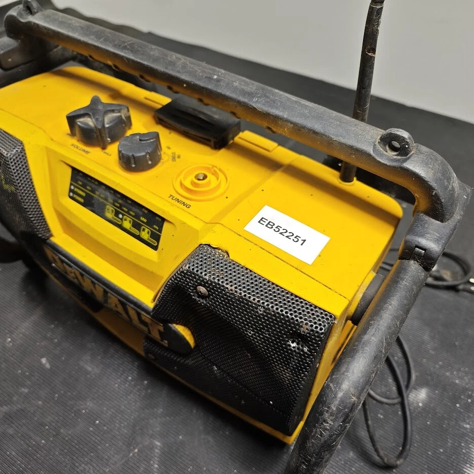 DEWALT DW911 Radio - Funktioniert Nicht, Verkratzt - Bild 3 von 4