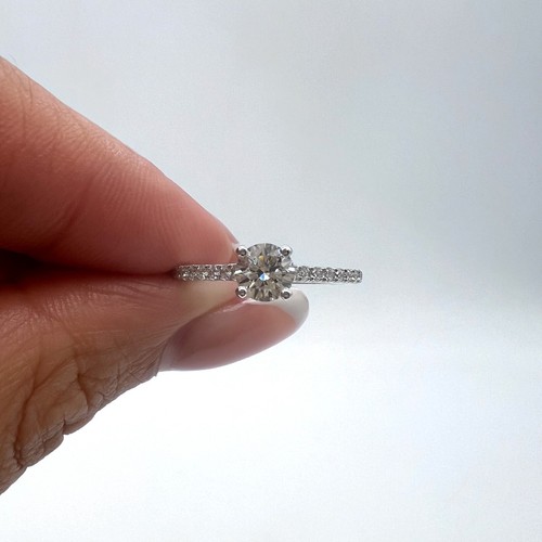 18K White Gold Engagement Ring 0.71CT GIA Certified Natural Diamond - 第 5/6 張圖片