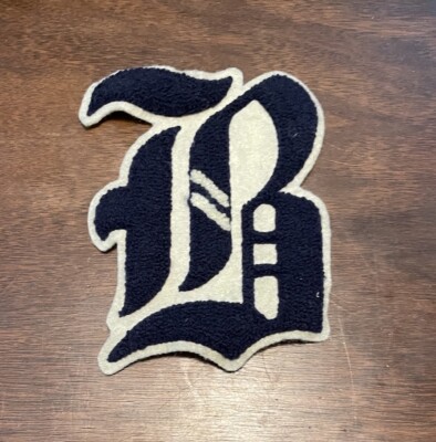 La Rugby Patch Rugby Ralph Lauren Felt Sew-on Letterman Patch, Gothic Olde English “R ...