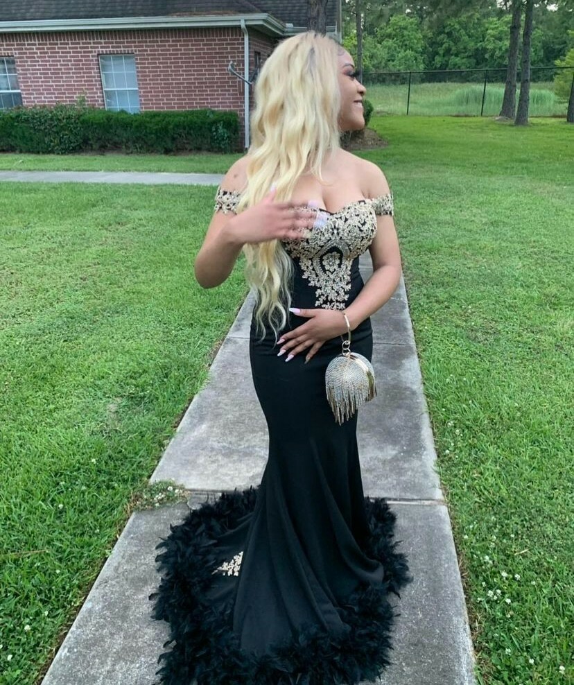 Black Elegant Mermaid Prom Dress Feathers Along the Train of Dress