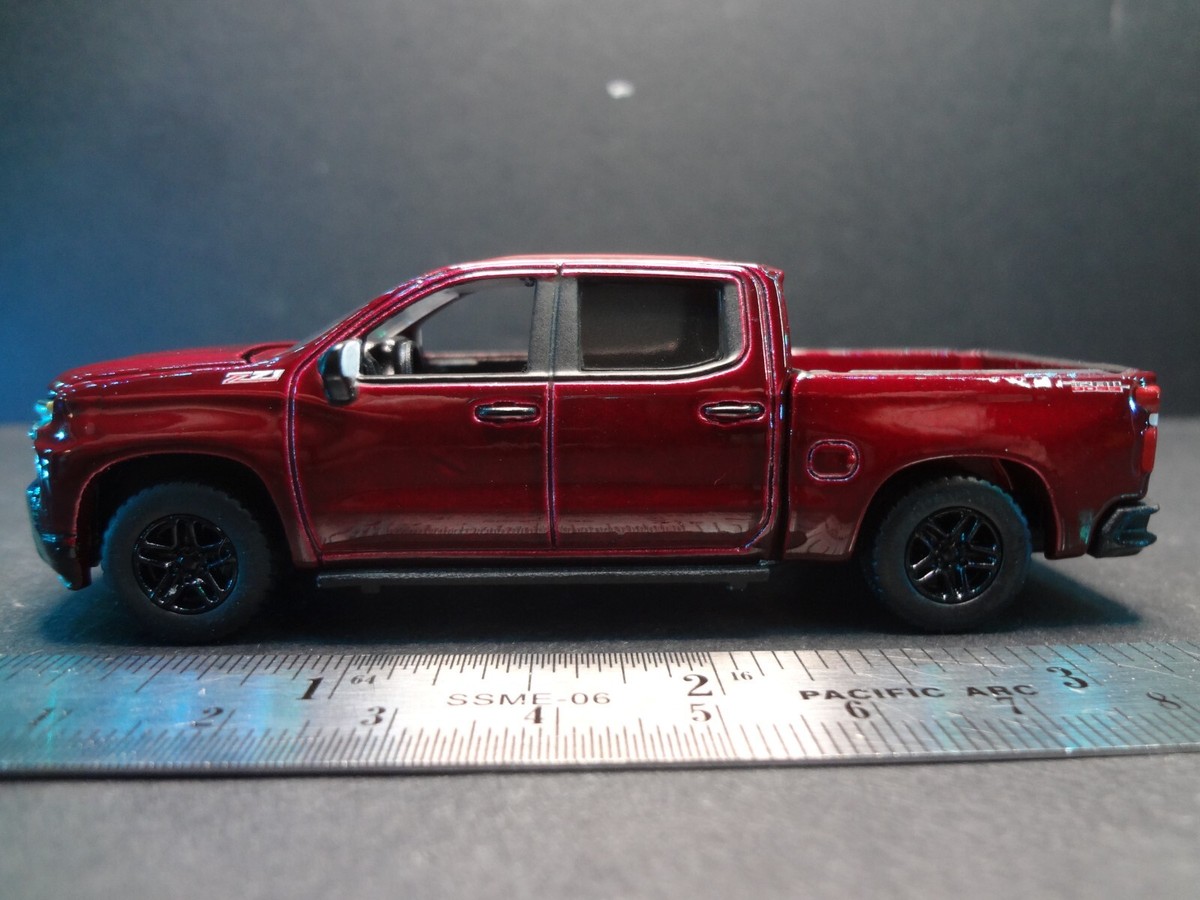 Auto World 2019 Chevy Silverado Z71 Trail Boss cajun red - Loose 1
