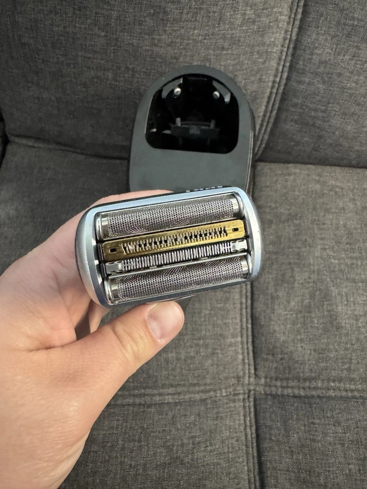 BRAUN S9 Wet & Dry Series 9 5793 Electric Shaver W Cleaning Station, No Charger - Image 3 of 4