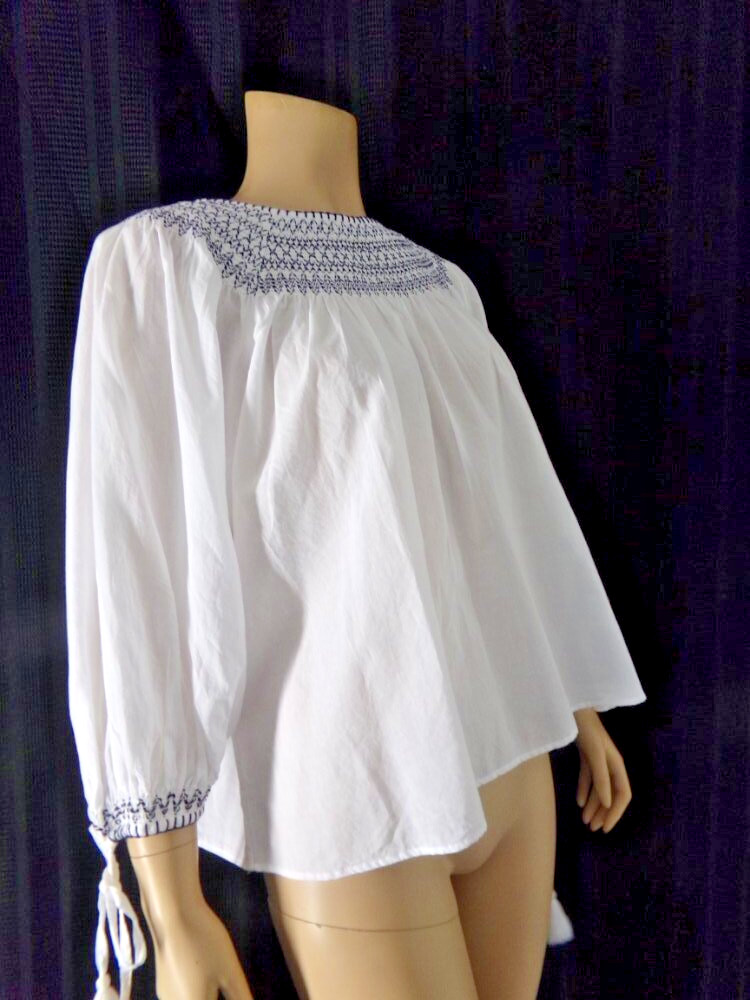 CHELSEA VIOLET  Top Blouse Shirt Medium white blue embroidery Peasant BOHO NWT