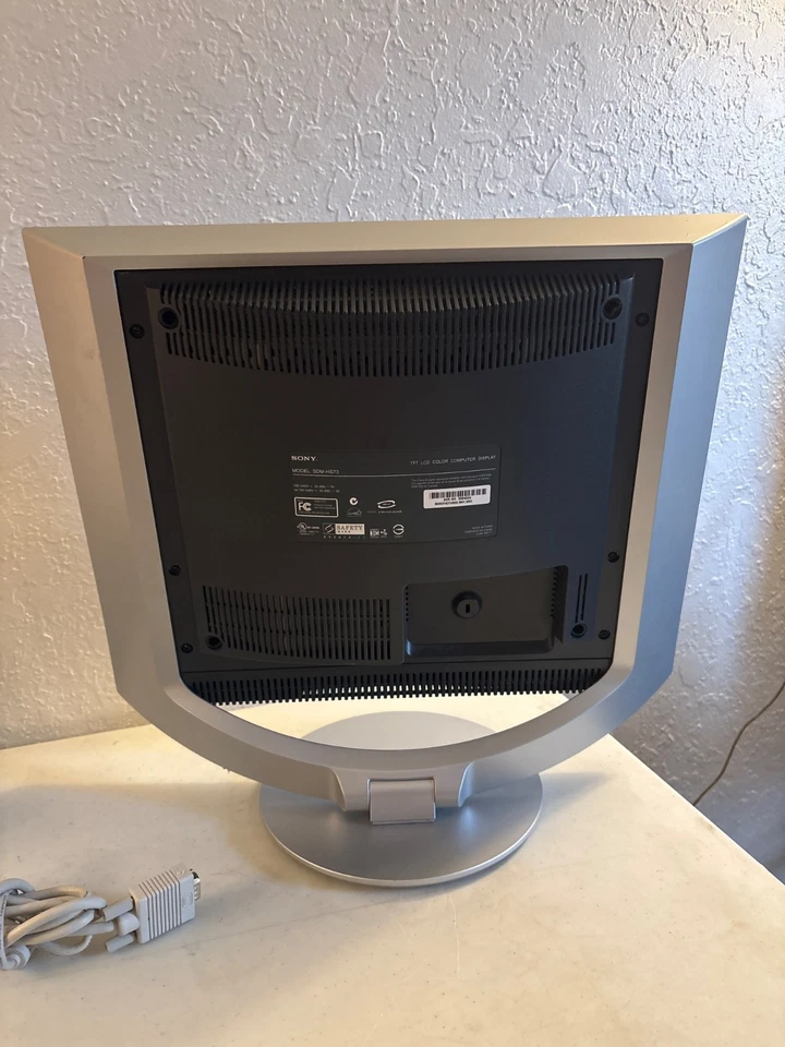 SONY MODEL SDM-HS73 17" TFT LCD COLOR COMPUTER DISPLAY MONITOR TESTED & WORKS - Image 3 of 3