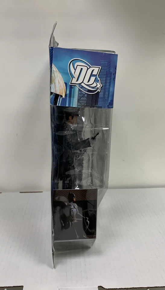 DC CABALLERO OSCURO BATMAN, DISFRAZ DE GUARDIA DE HONOR COMOKER, PAQUETE DE 2 EDICIÓN HEREDADA, DCU, NUEVO Foto 3 de 4