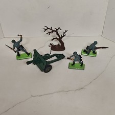 Britains Detail 3 German Infantry  25 Pound Gun All made in England