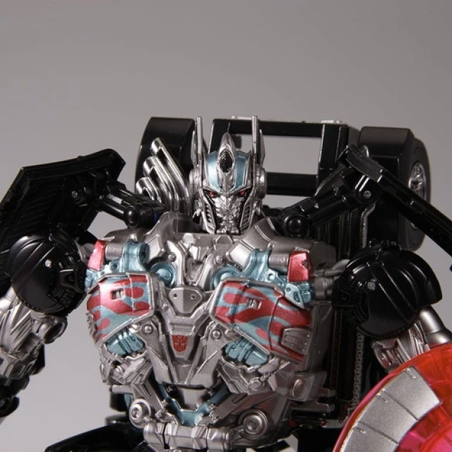 Transformers 4 - Lost Age -  Black Knight Optimus Prime Takara Tomy - Image 2 of 4
