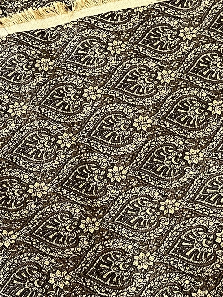 Beautiful brown and Gold Leaf Upholstery Fabric Read - Image 4 of 4