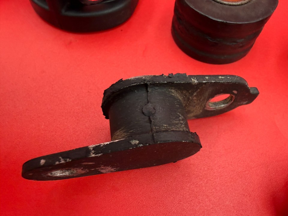 1989 Honda CR250R CR250 bolts Set bolt FUEL TANK MOUNTING SPRING RUBBER ...