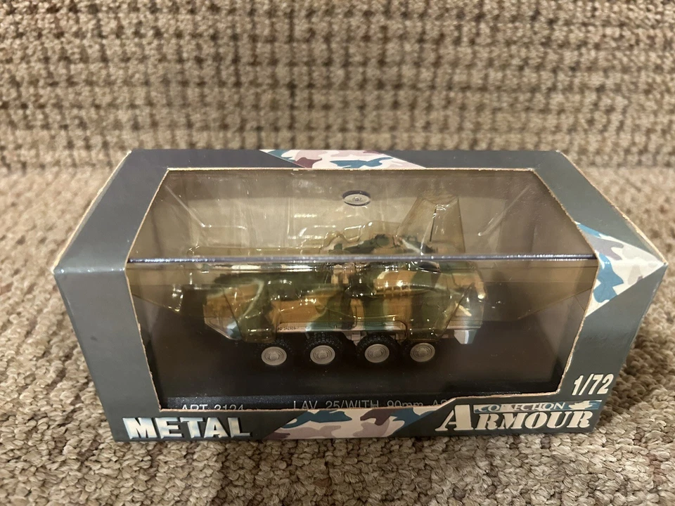 CDC Armour Collection 1:72 USMC LAV 25 w/90mm Gun, Art. 3124 - Image 2 of 4