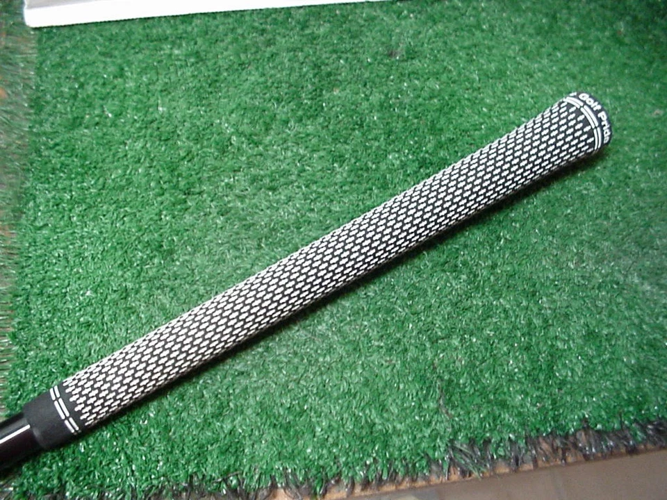 Nice 2021 Titleist T300 9 Iron Mitsubishi Tensei Graphite Regular Flex -1/2 Inch - Image 4 of 4