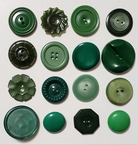 Green Vintage Plastic Buttons Lot of 16 Sewing Crafting Slow Stitch