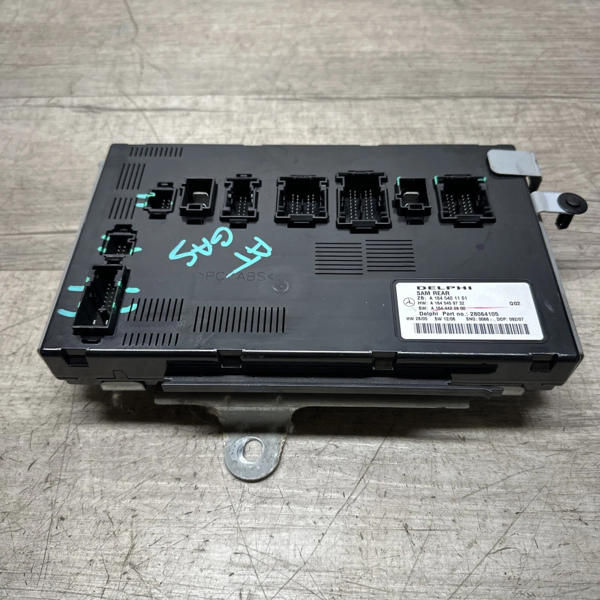 28064105 I 06 07 Mercedes ML RL GL450 Rear SAM Signal Module OE AT 