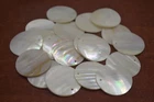 25 PCS DRILLED ROUND MOTHER OF PEARL SHELL BLANK DISC PENDANTS 30MM