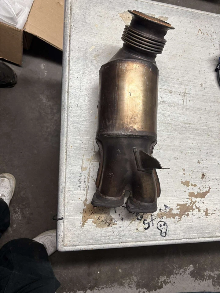 2011 bmw 335i catalytic converter - Image 2 of 2