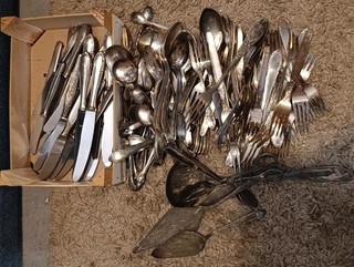 6 77 Kilo Besteck versilbert 90 100 er Konvolut Silber Löffel Gabel Messer etc.