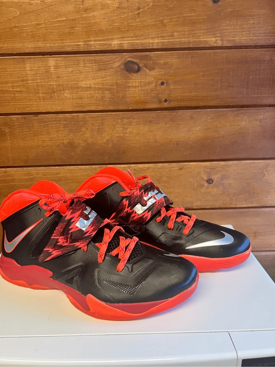 Nike Zoom Soldier VII Lebron James 609679-005 Black Red Sz  display picture 2
