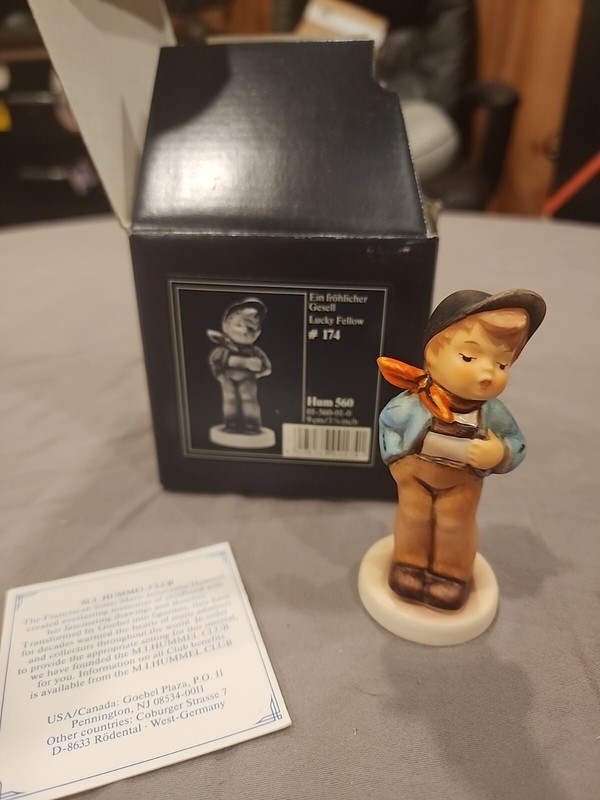 Hummel Goebel Figurine "Lucky Fellow" Hum 560 #174 1989 TMK7 w/original box