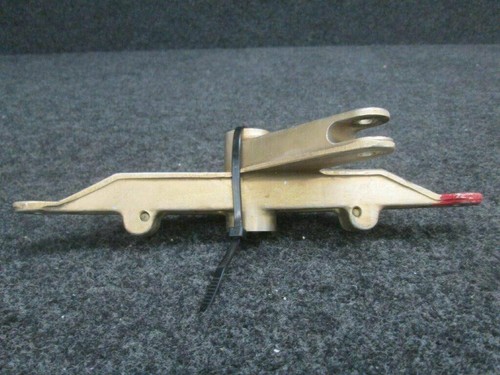 40339-011 (Casting#: 40338-1) Piper PA-31T Bellcrank Assy Aileron RH - Picture 3 of 5
