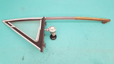Mercedes-Benz W114 C114 Coupe Dreiecksfenster Seitenscheibe Fenster Vorne L Grün - Bild 1 von 4