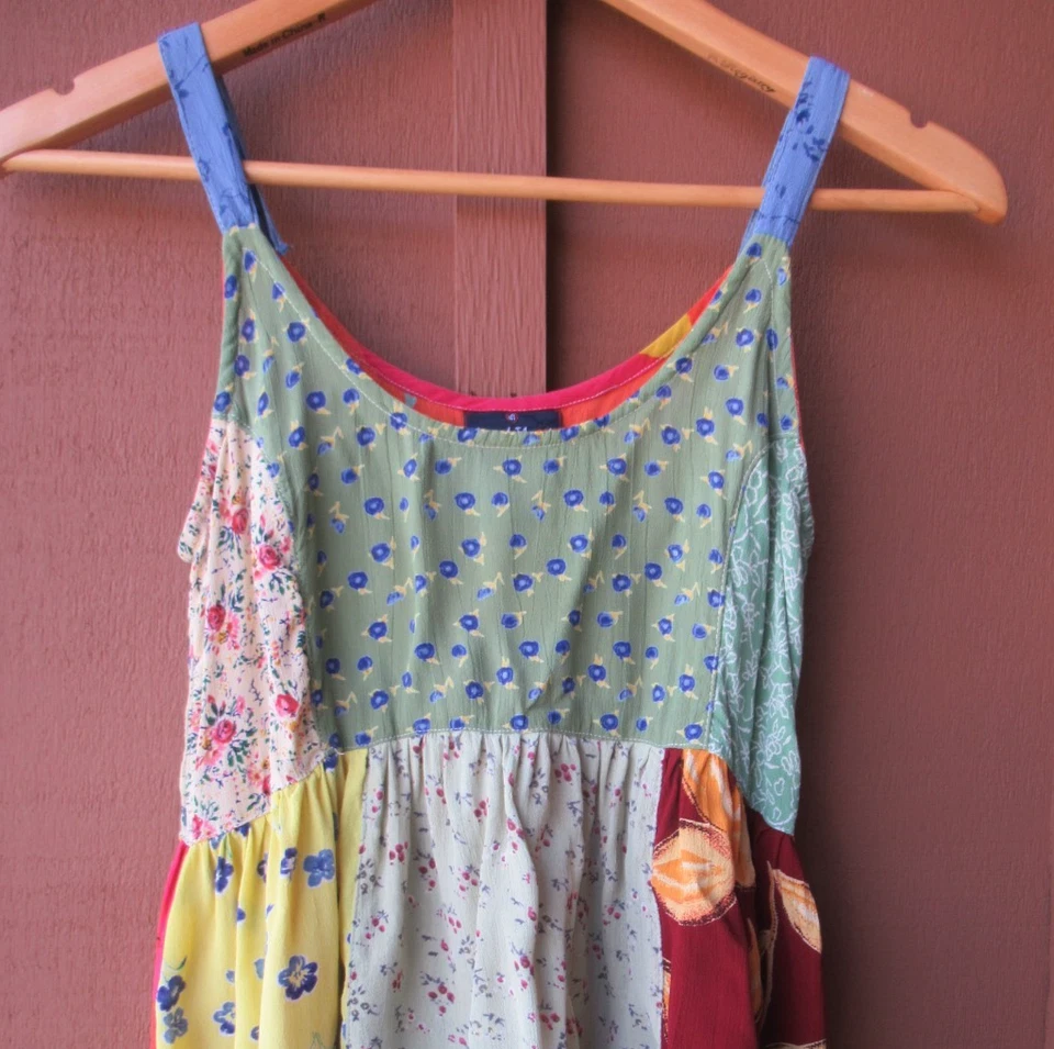 Top para mujer XS/S Hilos sagrados floral boho retazos listo para festival sin mangas Foto 3 de 4