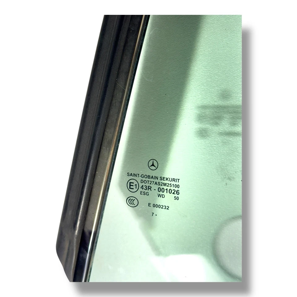 03-09 Mercedes W209 CLK350 Cupé Cuarto Ventana Vidrio Trasero Izquierdo Lado del Conductor OEM Foto 3 de 3