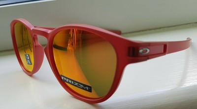 oakley latch red