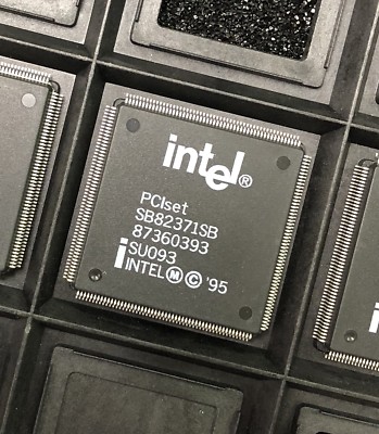 INTEL SB82371SB / SB82371 / (PIIX3) PCI ISA IDE XCELERATOR Integrated Circuit 