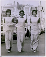 LG793 1964 Original Photo FORMER AQUA QUEENS Gorgeous Mature Ladies Chic Glamour