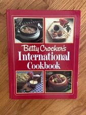 Vintage BETTY CROCKER'S INTERNATIONAL COOKBOOK- First Edition 1980