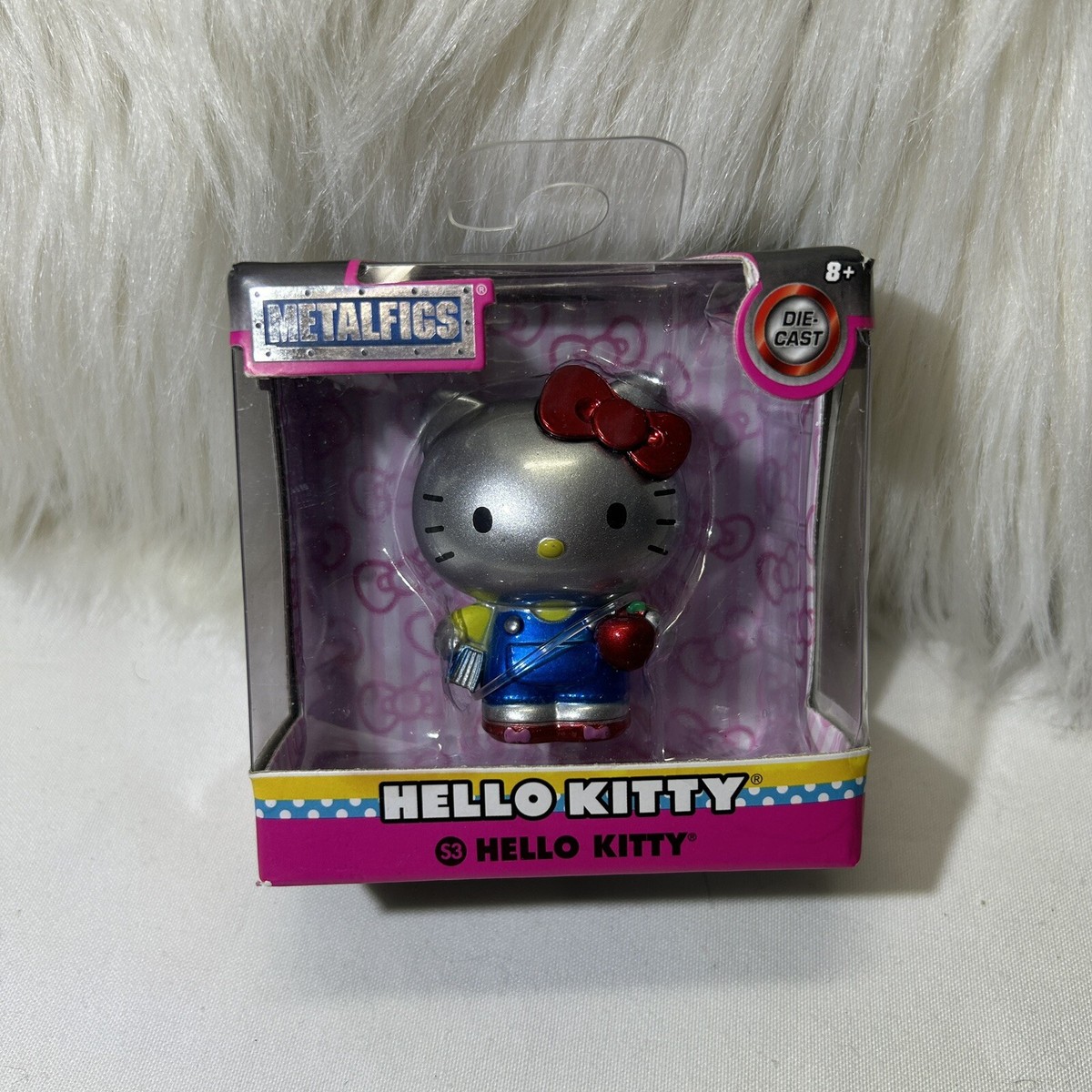 Sanrio Hello Kitty S3 Classic Outfit MetalFigs Diecast Collectible 