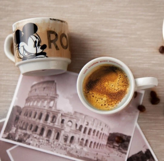 Set tazzine caffè impilabili in ceramica Walt Disney topolino collezione Egan Ro - Immagine 2 di 2