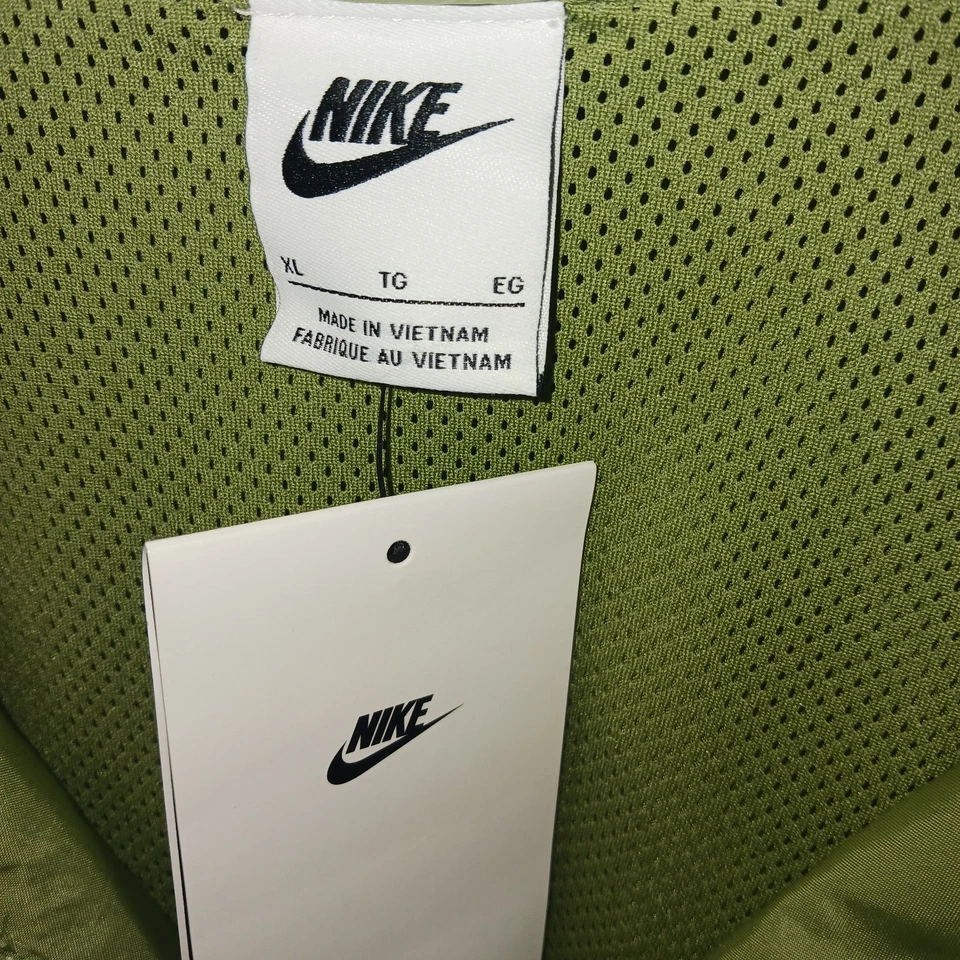 CHAQUETA NIKE SPORTSWEAR WINDRUNNER CON CAPUCHA VERDE PARA HOMBRE TALLA XL Foto 3 de 4