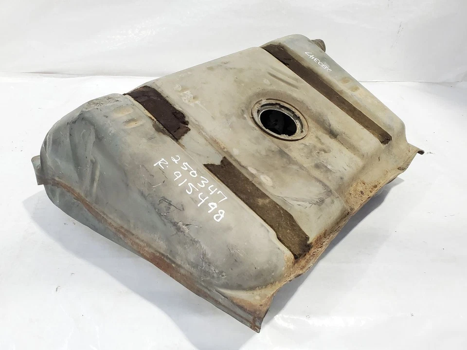 Chevrolet Camaro 1982 1987 tanque de combustible OEM con bomba en tanque tiene pocos arañazos Foto 2 de 4