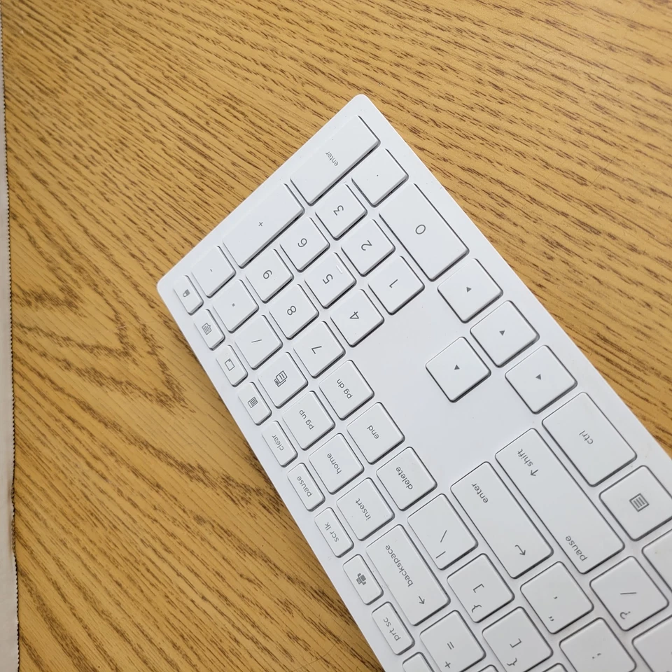 HP TPC-C002K Slim White Wireless Full Size Keyboard *Missing USB Dongle - Image 3 of 4