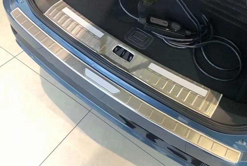 Protector de parachoques trasero interior de acero negro para Lincoln Aviator 2020-2023 placa de umbral Foto 4 de 4