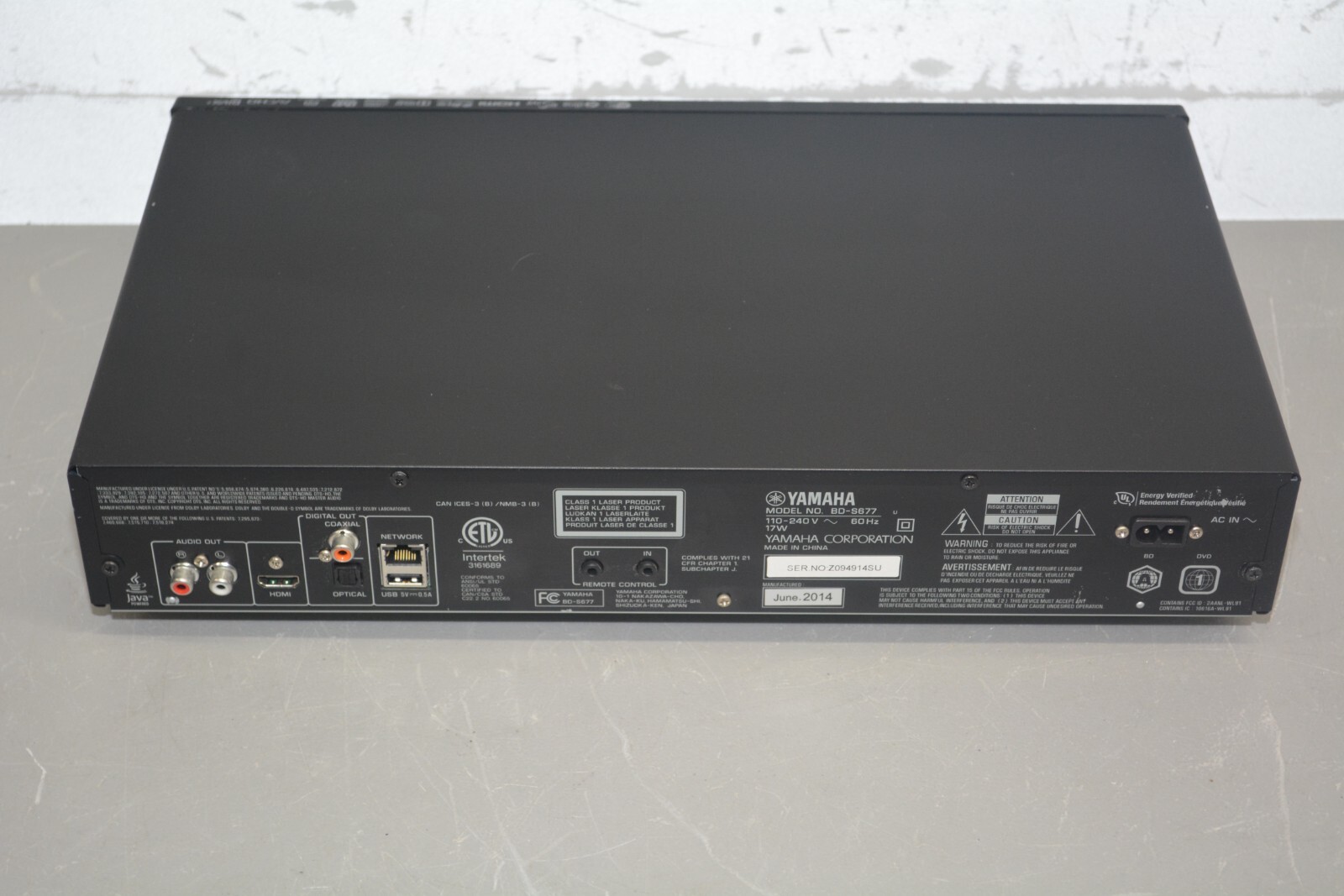 ^ Yamaha BDS677 Black USB HDMI Wired 3D Bluray Disc Player