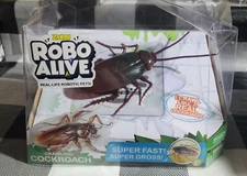 Prank Cockroach Robo Alive Crawling Battery-Powered Robotic Toy by ZURU