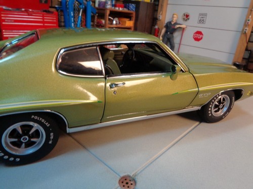 1/18 GMP 1971 Pontiac GTO 1 of 2004 Green - Picture 9 of 10
