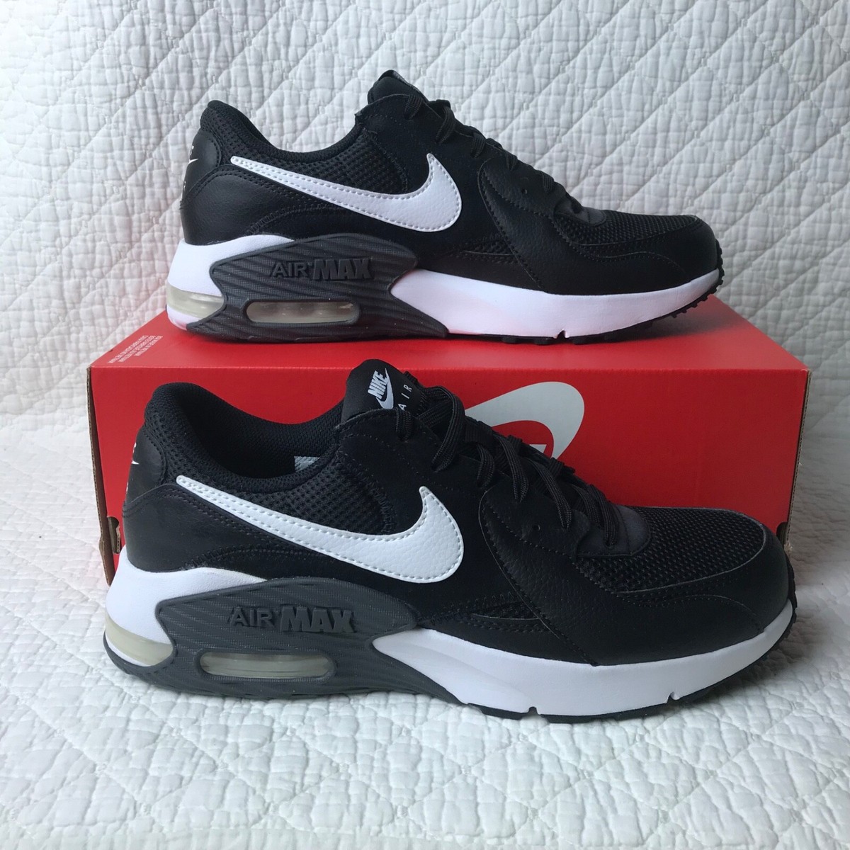 NIKE AIR MAX EXCEE ブラック 26cm Amazon.com | Nike Men Running Shoes, Black / Red / Black