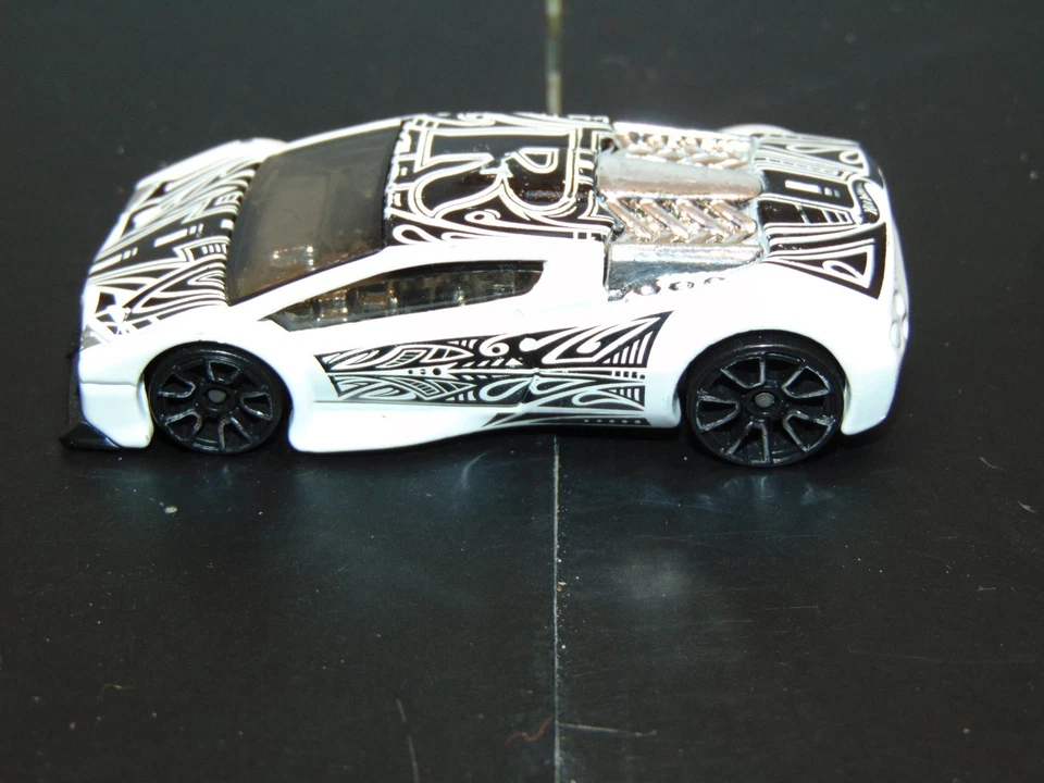 Hot Wheels 2002 Zotic Black Tribal White - Image 2 of 4