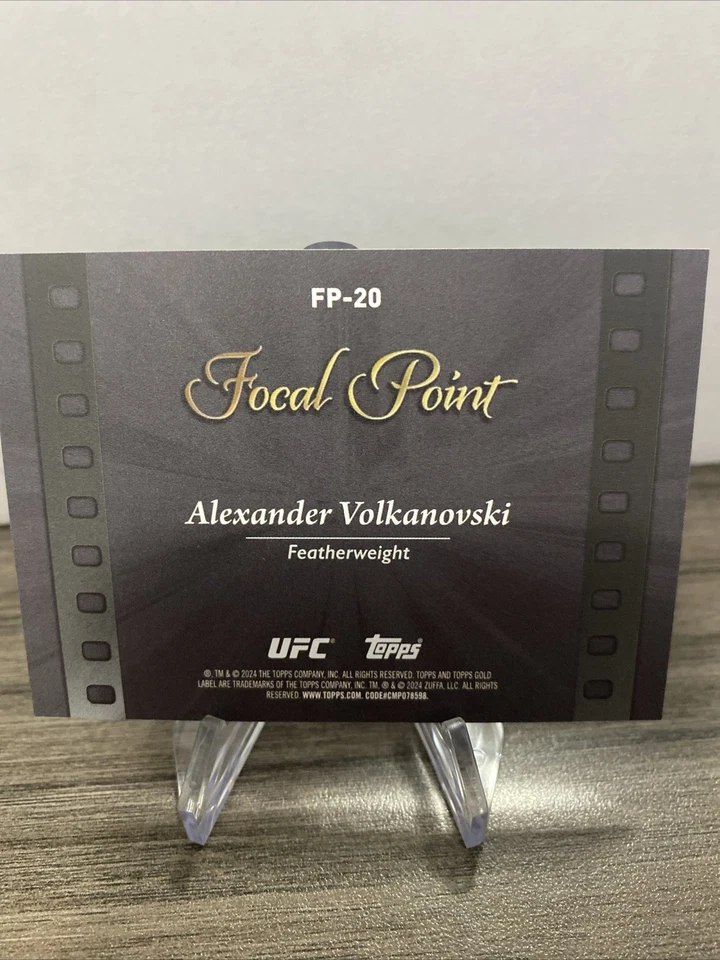 2024 Topps Gold Label UFC Focal Point Alexander Volkanovski #FP-20 - Image 2 of 2