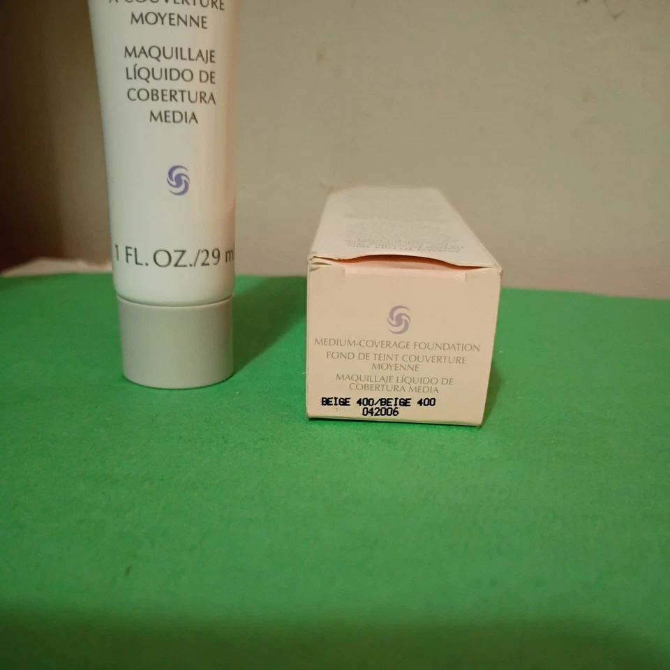 Mary Kay Medium-Coverage Foundation Beige 400 - Discontinued NIB - Image 2 of 3