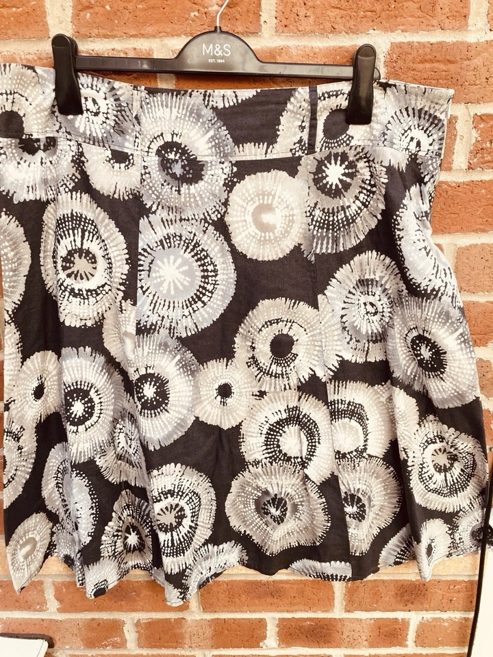 Epilogue Size 20 Grey Floral Skirt Wedding Holiday Excellent S5 - Image 2 of 4