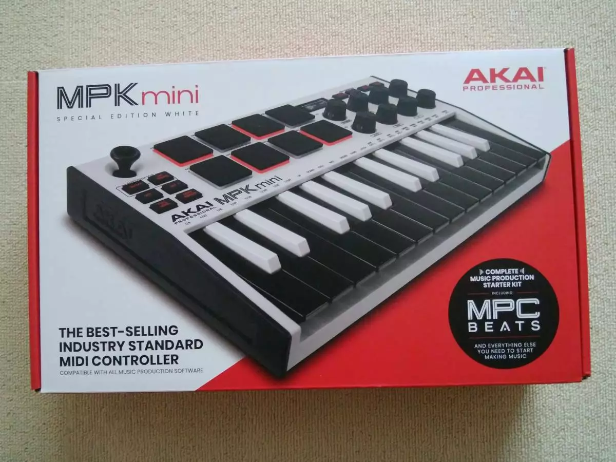 AKAI - MPK MINI MK3, MIDI Keyboard 25 Keys, 8 pads