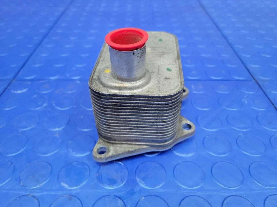 Оригинальный масляный радиатор двигателя Volkswagen Audi 2,0 л деталь от оригинального производителя 6J117021Q - Изображение 4 из 4