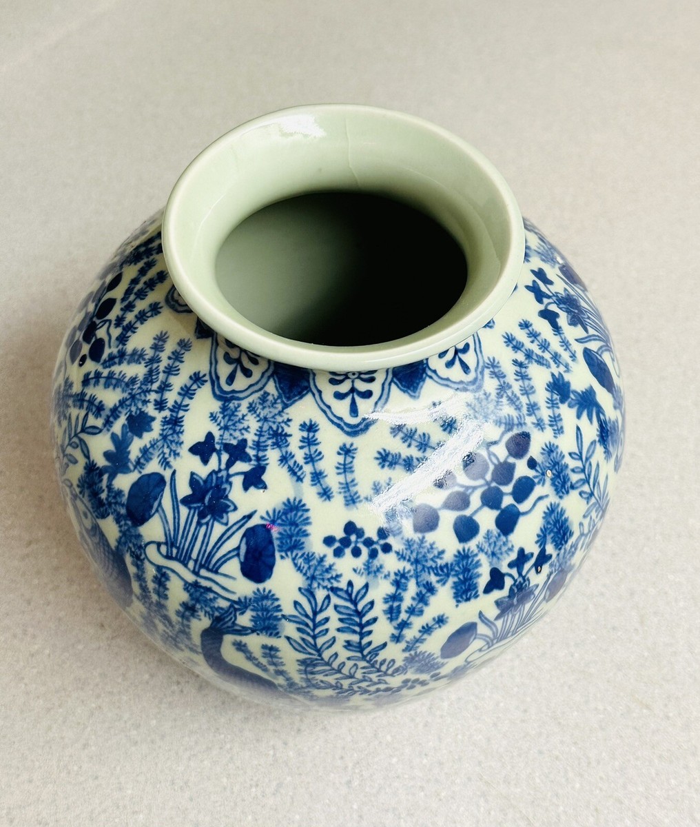 Antique Chinese Blue & White Porcelain Hand Painted Vase Qing