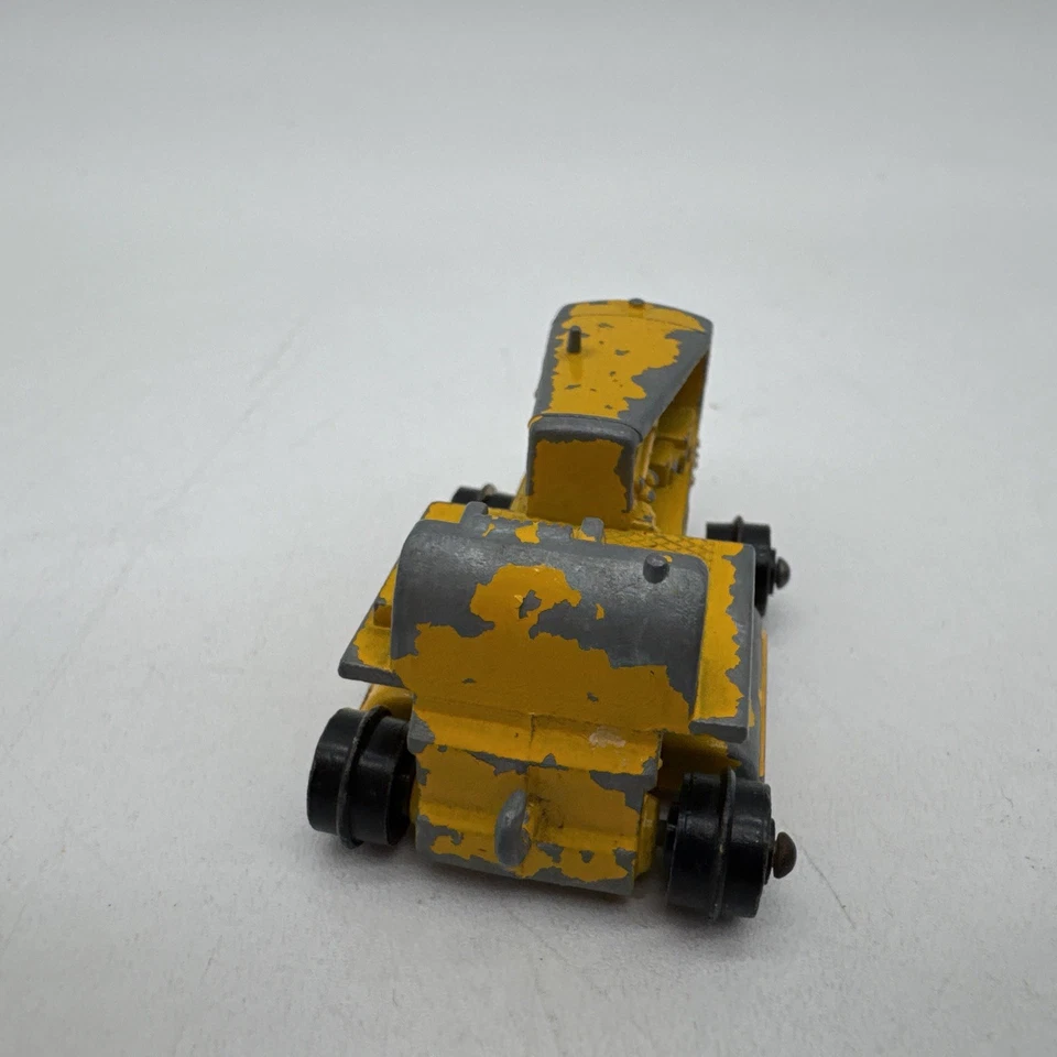 Matchbox Lesney Matchbox #8 Caterpillar D8 Tractor - 1964 Vintage - No track - Image 2 of 4