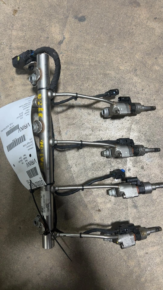 ✅ 2019 BUICK ENCLAVE Fuel Injection Rail 12684252 OEM - Image 2 of 4